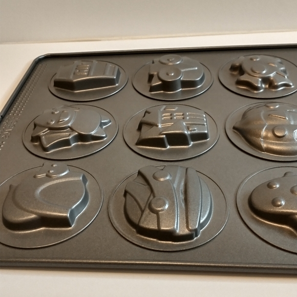Sweet Creations Halloween Cookies Metal Baking Pan - Picture 3 of 7